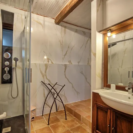 Villa Luciano By Posarellivillas Chiassa Superiore